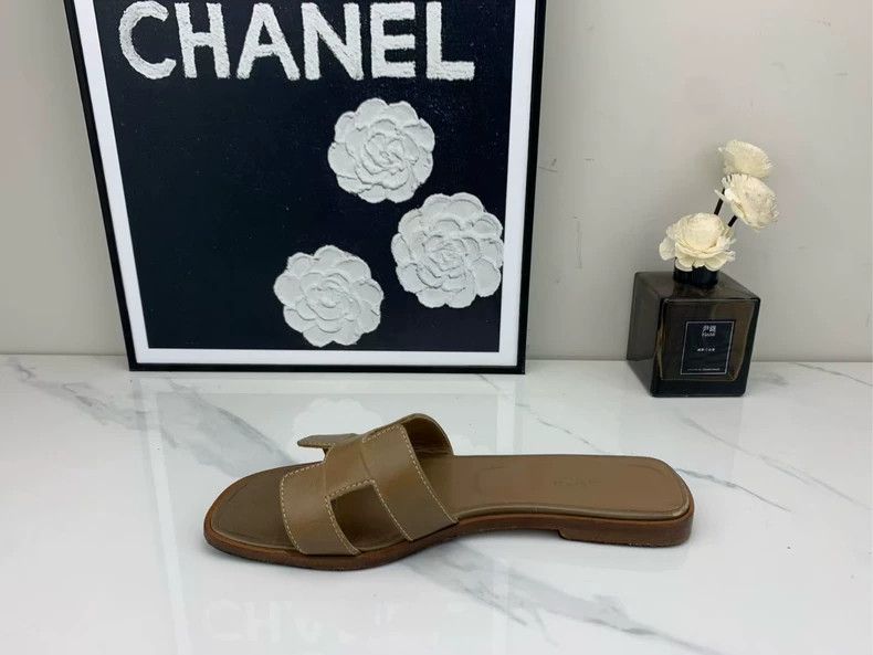 Hermes Hermes Brown Slide Sandals Size 37 Size US 7 / IT 37 - 7 Thumbnail