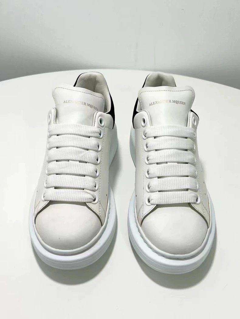 Alexander McQueen Alexander McQueen Low-Top Sneakers Size 37 Size US 6 / IT 36 - 2 Thumbnail