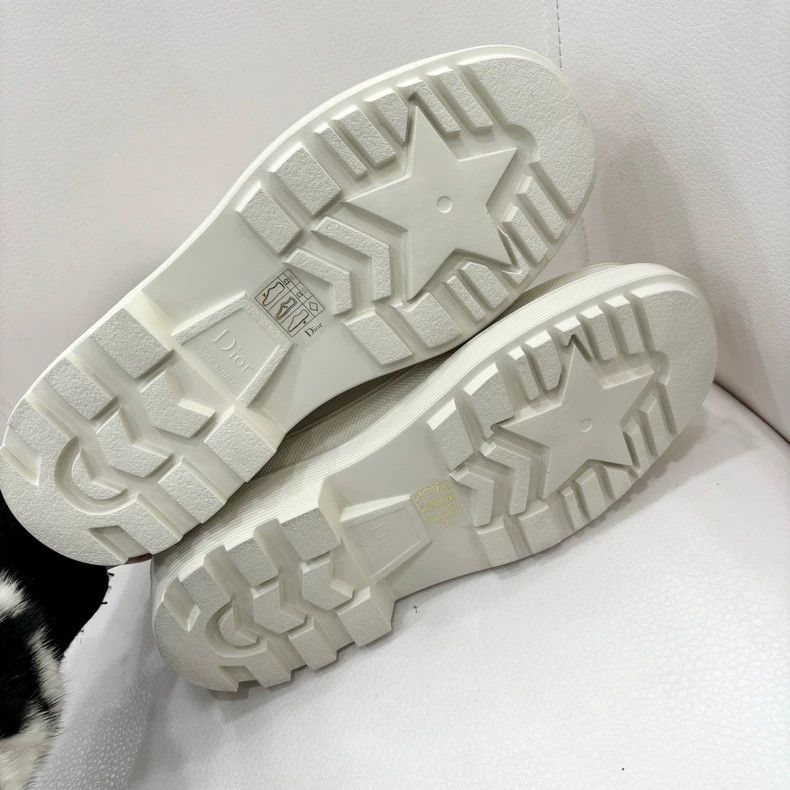 Dior Dior White Chelsea Leather Ankle Boots Size US 7 / IT 37 - 6 Thumbnail