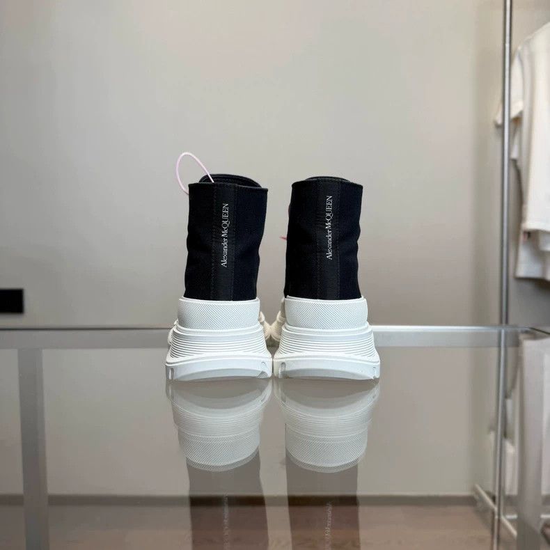 Alexander McQueen McQueen High-Top Martin Boots Black and White Size US 8 / IT 38 - 5 Thumbnail