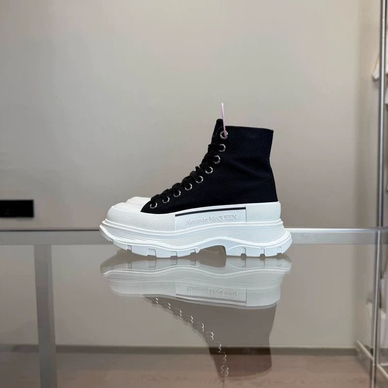 Alexander McQueen McQueen High-Top Martin Boots Black and White Size US 8 / IT 38 - 2 Thumbnail