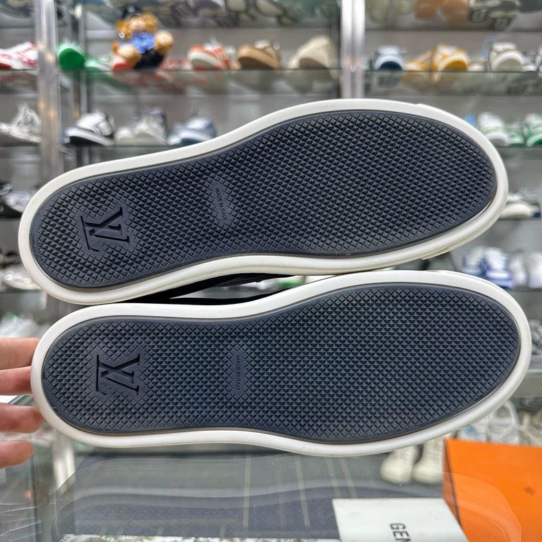 Louis Vuitton Louis Vuitton Logo Denim Slip-On Shoes Size US 8 / IT 38 - 8 Thumbnail