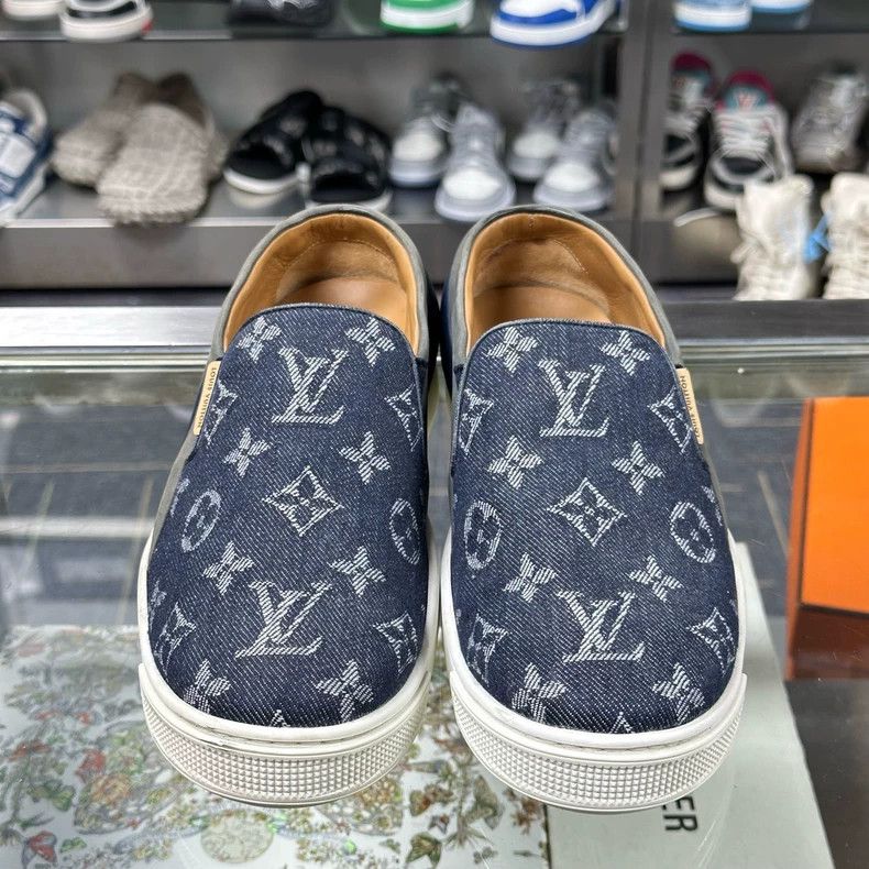 Louis Vuitton Louis Vuitton Logo Denim Slip-On Shoes Size US 8 / IT 38 - 2 Thumbnail