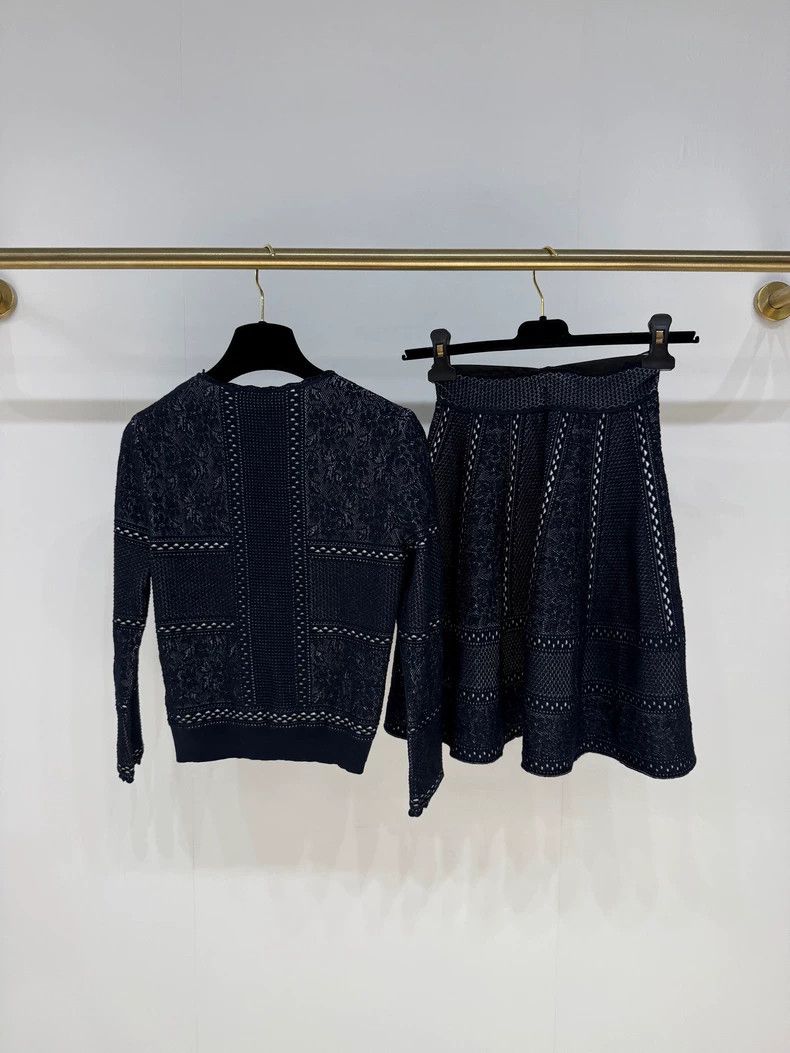 Alexander McQueen Alexander McQueen Knit Cardigan and Skirt Set Size XS / US 0-2 / IT 36-38 - 2 Thumbnail