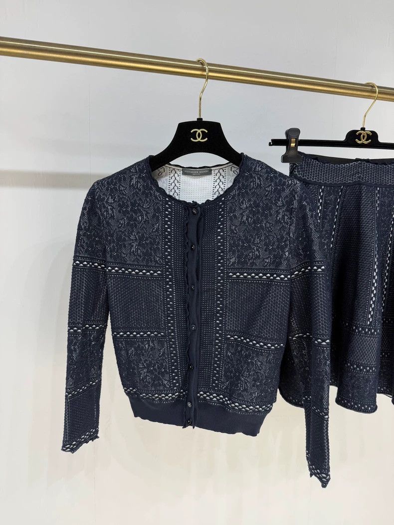 Alexander McQueen Alexander McQueen Knit Cardigan and Skirt Set Size XS / US 0-2 / IT 36-38 - 3 Thumbnail