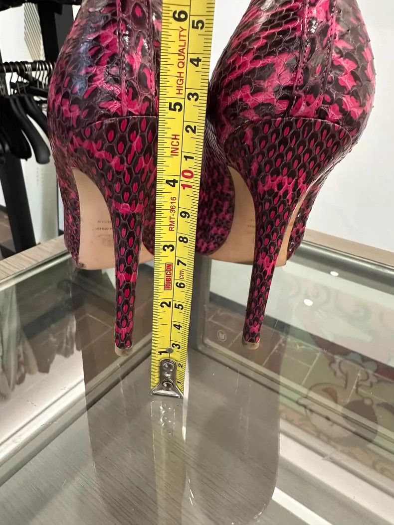 Alexander McQueen Mcqueen Gold Skull Pink Snake Skin Heels Size US 7 / IT 37 - 5 Thumbnail