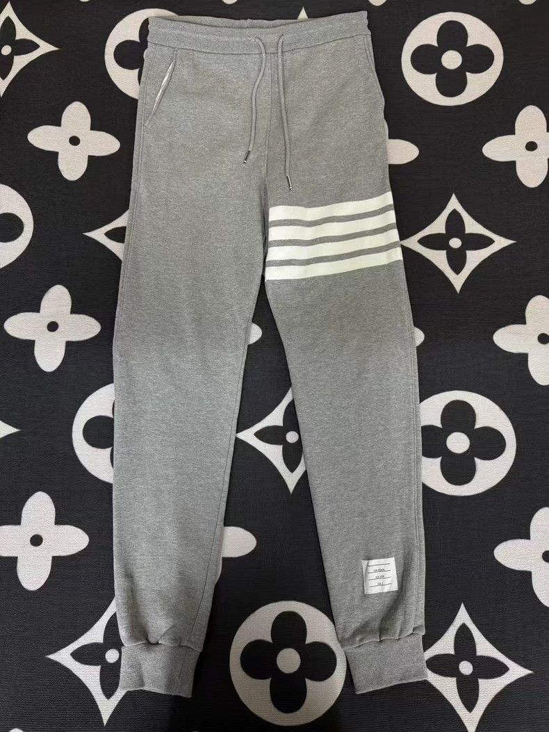 Thom Browne Classic Gray Striped Sweatpants for Comfort Size US 26 / EU 42 - 2 Thumbnail