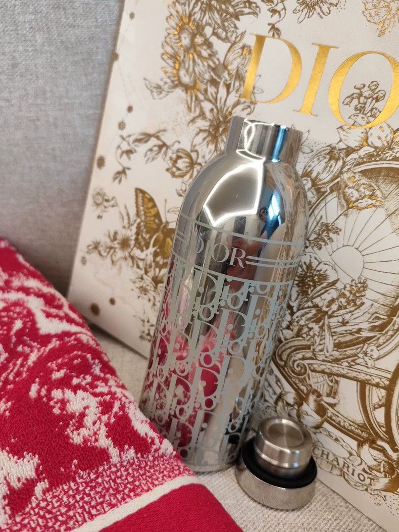 Dior New Dior Shawl and Thermos Gift Set Size US M / EU 48-50 / 2 - 5 Thumbnail