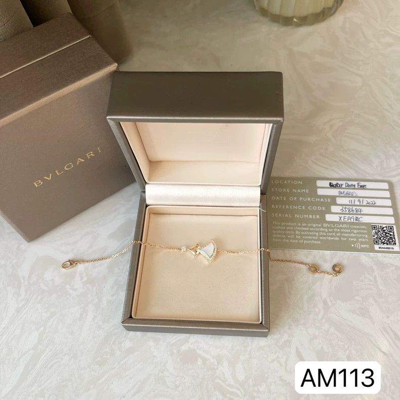 Bvlgari Bvlgari Mother of Pearl Bracelet Necklace Size ONE SIZE - 3 Thumbnail