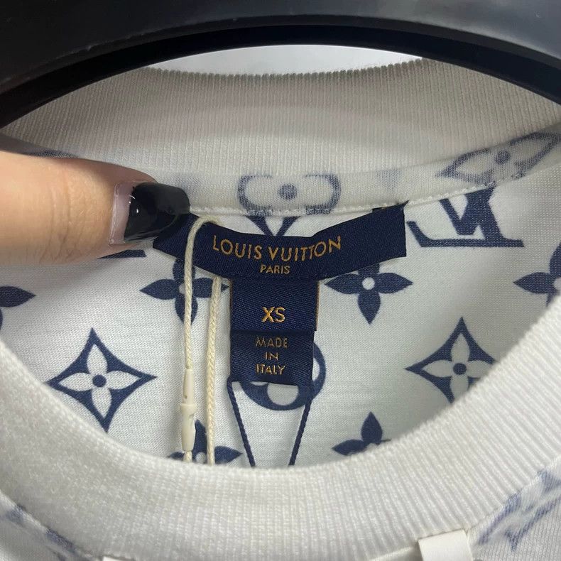 Louis Vuitton Louis Vuitton Short Sleeve T-Shirt with Logo Size US M / EU 48-50 / 2 - 2 Thumbnail