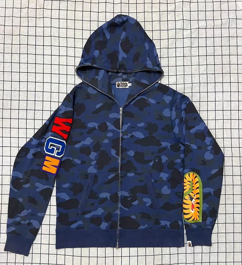 Bape Bape Shark Hoodie in Blue Camouflage Size US XL / EU 56 / 4 - 2 Thumbnail