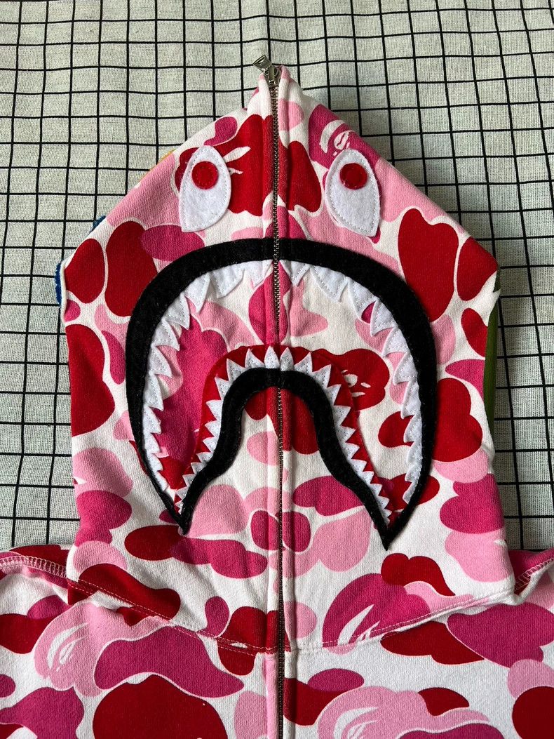Bape Bape Shark Camo Hoodie Size M Size US M / EU 48-50 / 2 - 2 Thumbnail