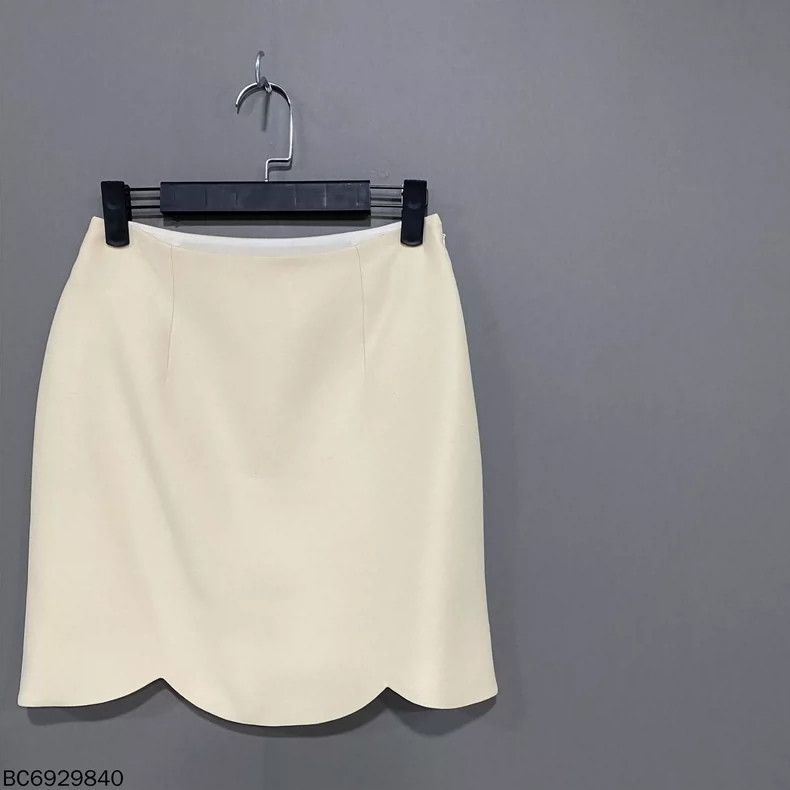 Dior Off-White Petal Hem Skirt by Dior Size 34" / US 12 / IT 48 - 3 Thumbnail