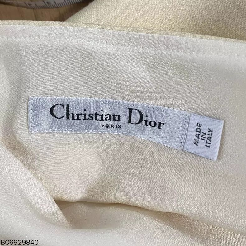 Dior Off-White Petal Hem Skirt by Dior Size 34" / US 12 / IT 48 - 4 Thumbnail