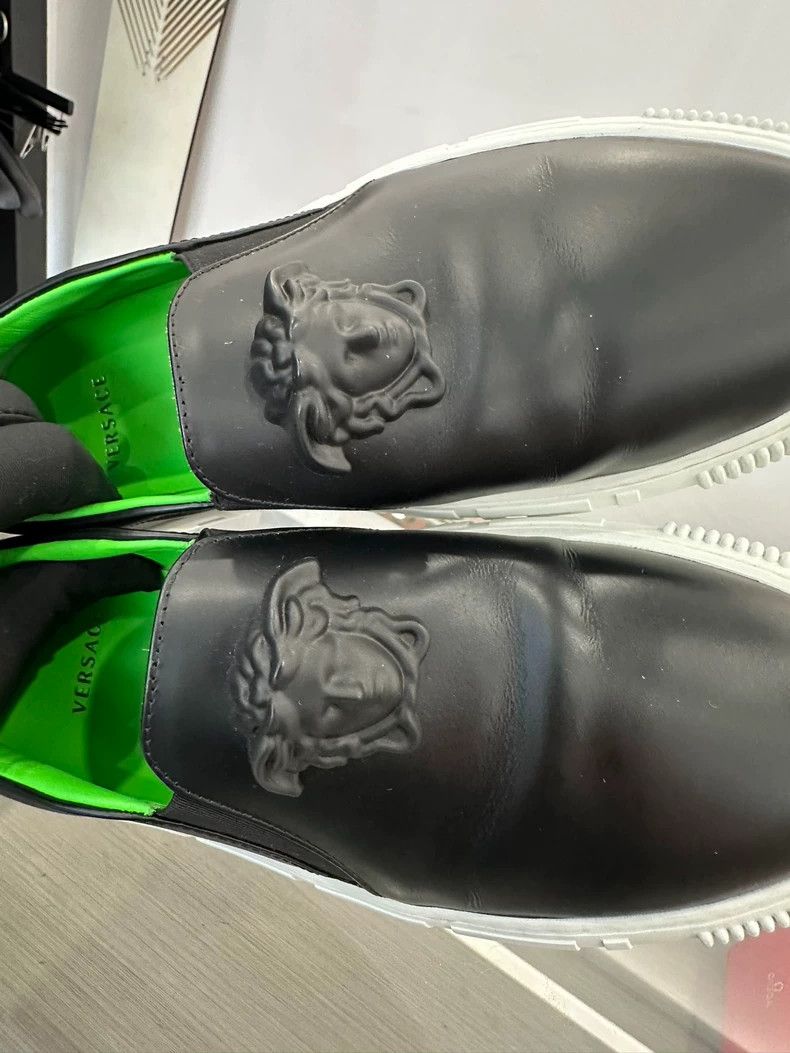 Versace Versace Black Medusa Slip-On Flat Shoes Size US 7 / IT 37 - 6 Thumbnail