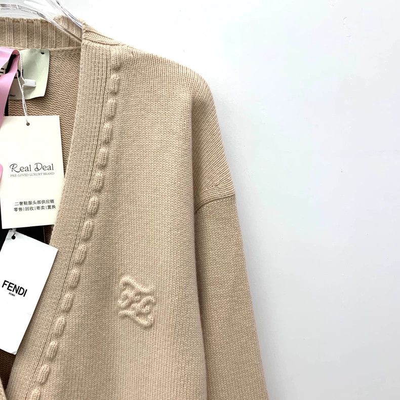 Fendi Fendi Beige Logo V-Neck Cardigan Sweater Size L / US 10 / IT 46 - 3 Thumbnail