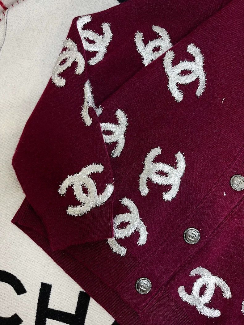 Chanel Chanel Burgundy Knit Cardigan with Logo Size S / US 4 / IT 40 - 3 Thumbnail
