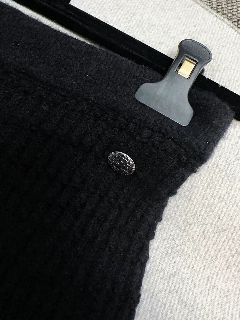 Chanel CHANEL Black Knit Skirt Size 36 Size 36" / US 14 / IT 50 - 4 Thumbnail
