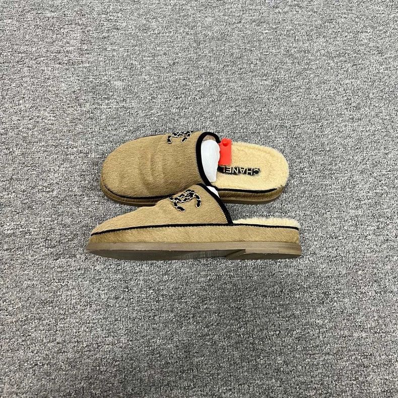 Chanel Chanel Camel Hair Slide Sandals Size US 7 / IT 37 - 3 Thumbnail