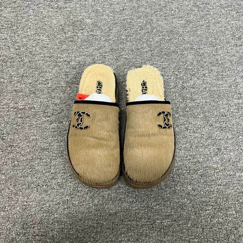Chanel Chanel Camel Hair Slide Sandals Size US 7 / IT 37 - 2 Thumbnail