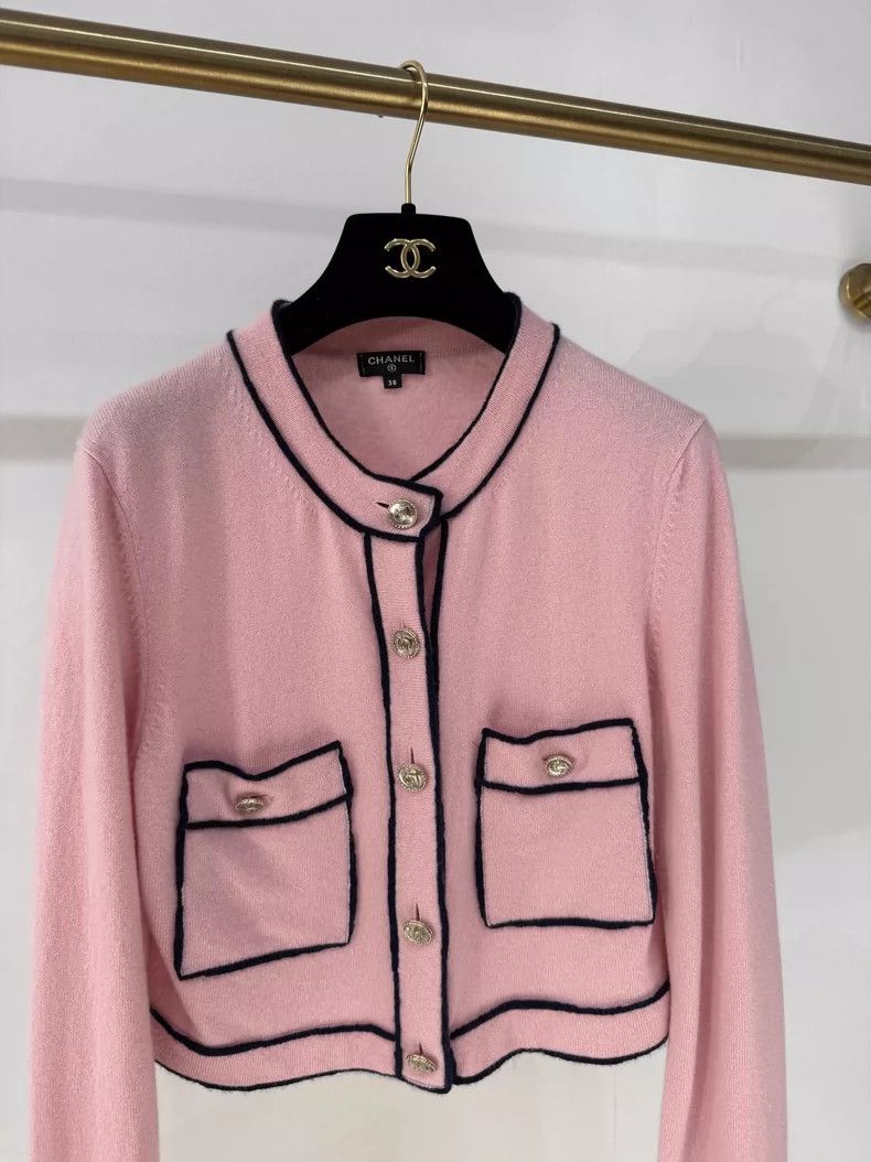 Chanel Chanel Pink Knitted Cardigan with Pockets Size S / US 4 / IT 40 - 5 Thumbnail