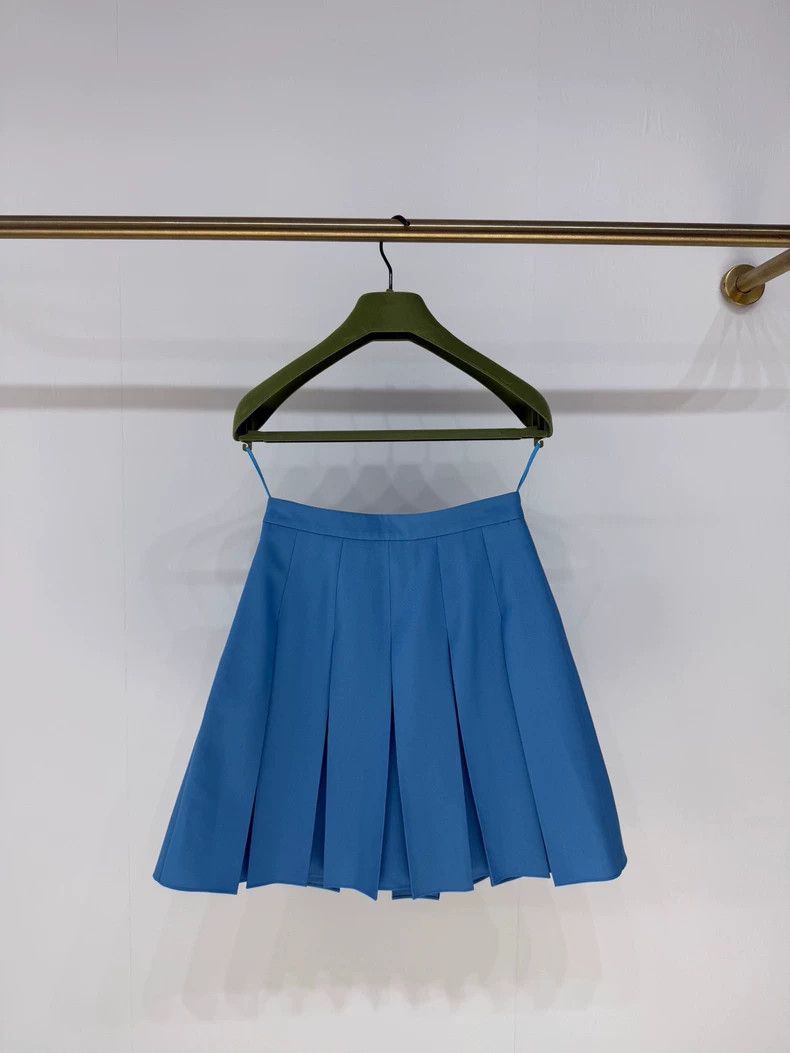 Gucci New Gucci Blue Pleated Skirt with Gold Button Size 36" / US 14 / IT 50 - 2 Thumbnail