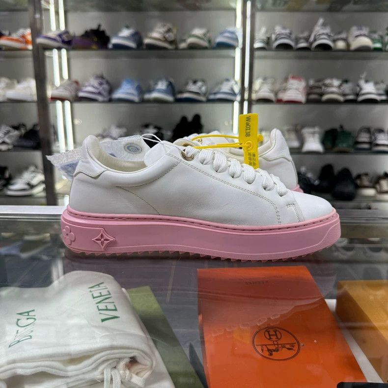 Louis Vuitton LOUIS VUITTON LV TIME OUT Pink Sneakers Size US 6 / IT 36 - 4 Thumbnail
