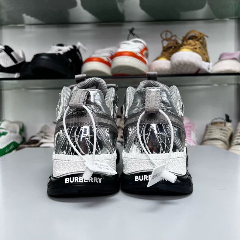 Burberry Burberry Silver Athletic Sneakers Size 39 Size US 9 / EU 42 - 5 Thumbnail
