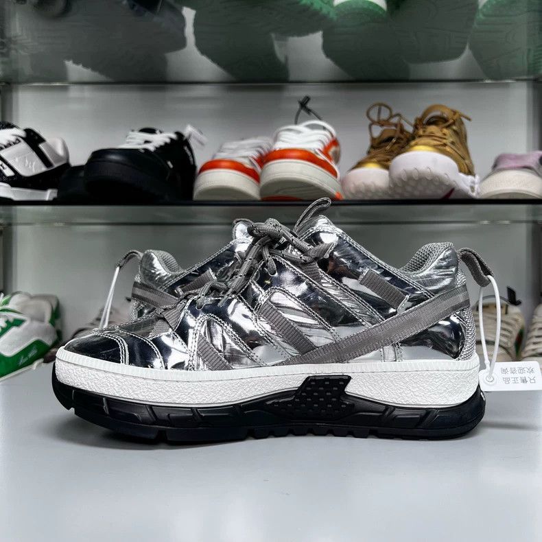 Burberry Burberry Silver Athletic Sneakers Size 39 Size US 9 / EU 42 - 4 Thumbnail
