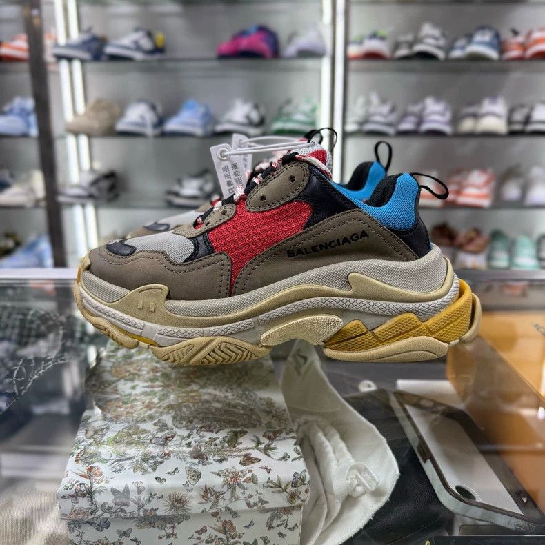 Balenciaga Balenciaga Triple Sneakers in Red and Blue Size US 5 / IT 35 - 3 Thumbnail