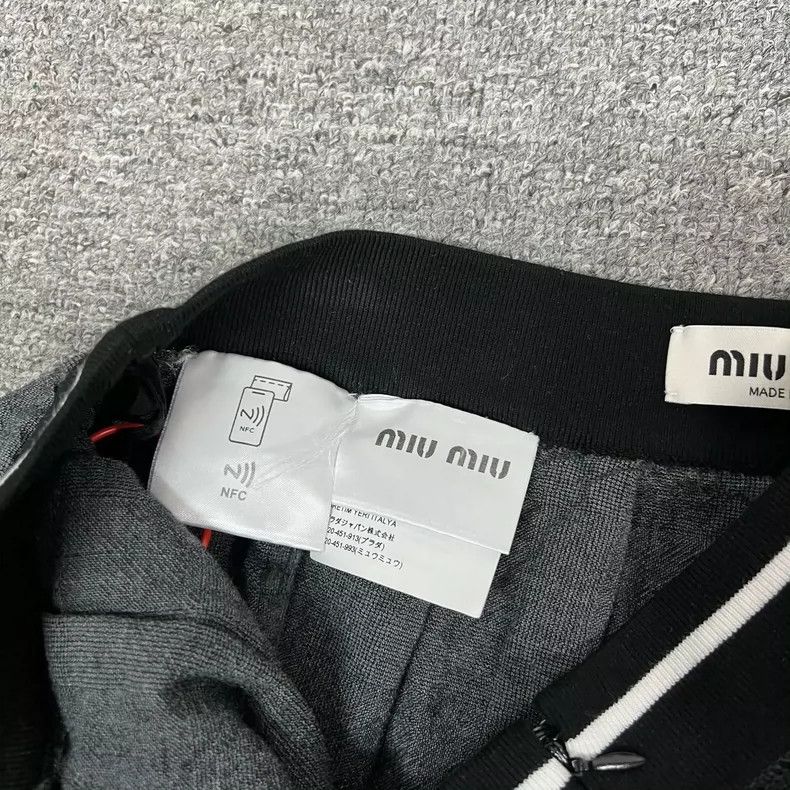 Miu Miu Miu Miu Wool Pleated Logo Mini Skirt Size 38" / US 16 / IT 52 - 6 Thumbnail