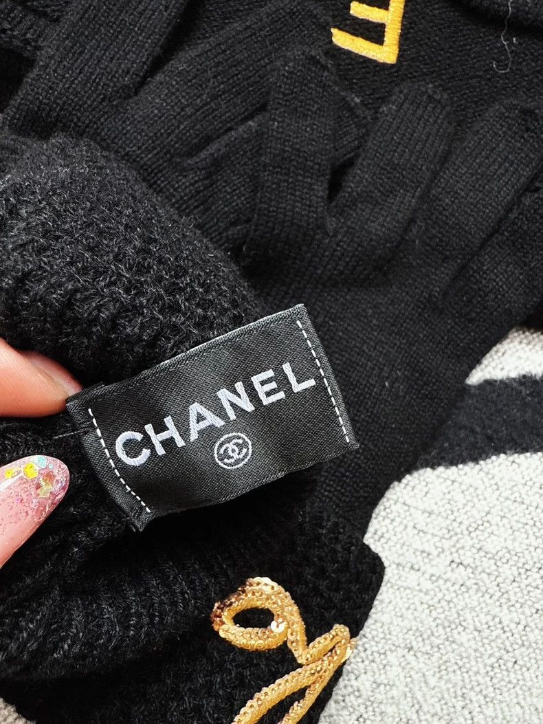 Chanel Chanel Black Gloves with Gold Sequins Size ONE SIZE - 3 Thumbnail
