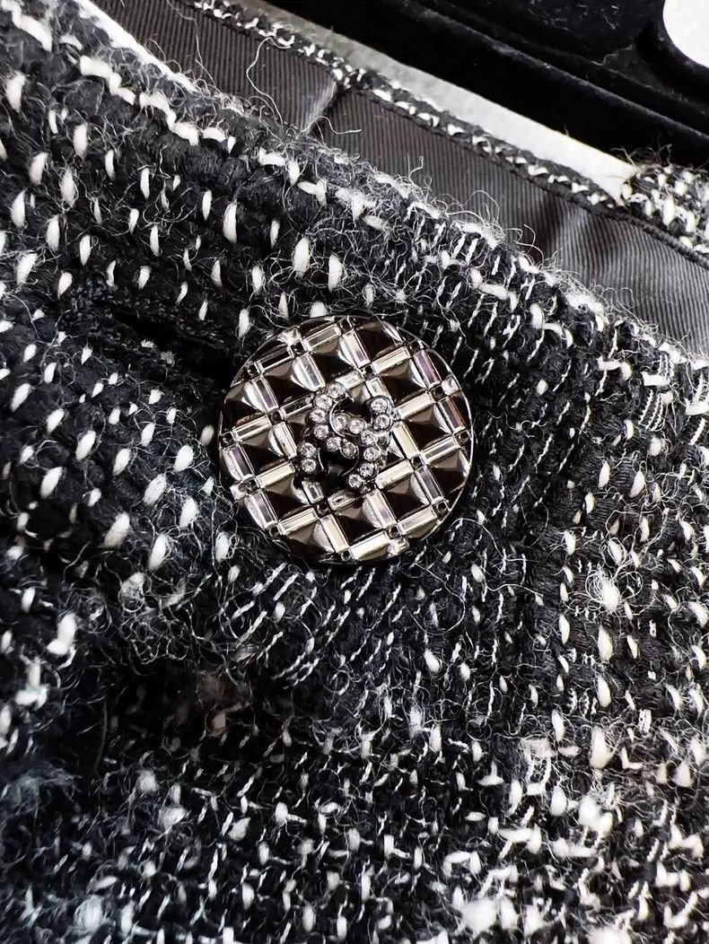 Chanel Chanel Gray Plaid Tapered Pants With Tags Size 34" / US 12 / IT 48 - 3 Thumbnail