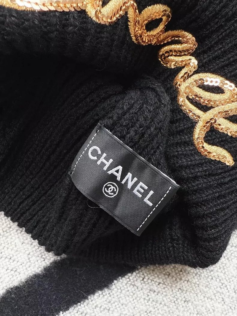 Chanel Chanel Black Knit Beanie with Gold Logo Size ONE SIZE - 4 Thumbnail