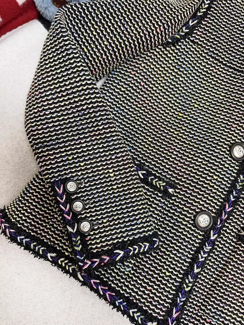 Chanel Chanel Classic Tweed Jacket with Colorful Details Size S / US 4 / IT 40 - 2 Thumbnail