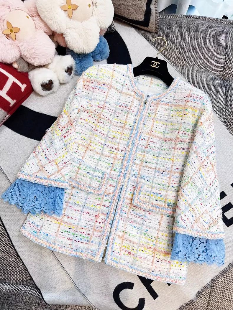 Chanel Chanel 19s Colorful Tweed Jacket with Lace Sleeves Size S / US 4 / IT 40 - 3 Thumbnail