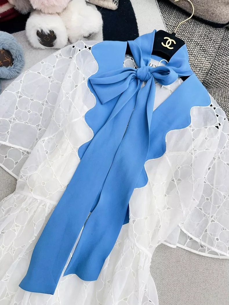 Valentino Valentino White and Blue Lace Dress Size M / US 6-8 / IT 42-44 - 4 Thumbnail