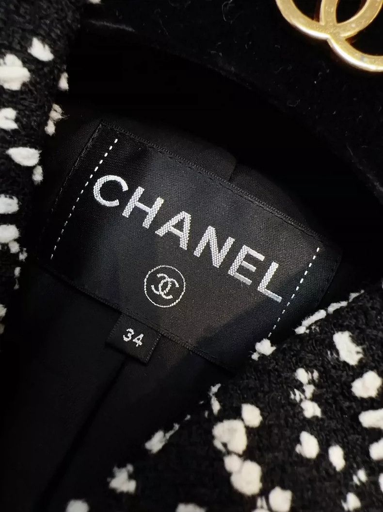 Chanel Chanel Black and White Short Jacket with Belt Size XS / US 0-2 / IT 36-38 - 6 Thumbnail