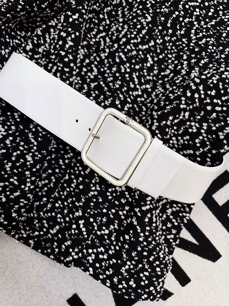 Chanel Chanel Black and White Short Jacket with Belt Size XS / US 0-2 / IT 36-38 - 5 Thumbnail