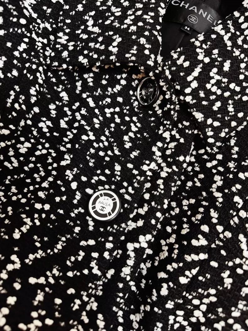 Chanel Chanel Black and White Short Jacket with Belt Size XS / US 0-2 / IT 36-38 - 2 Thumbnail