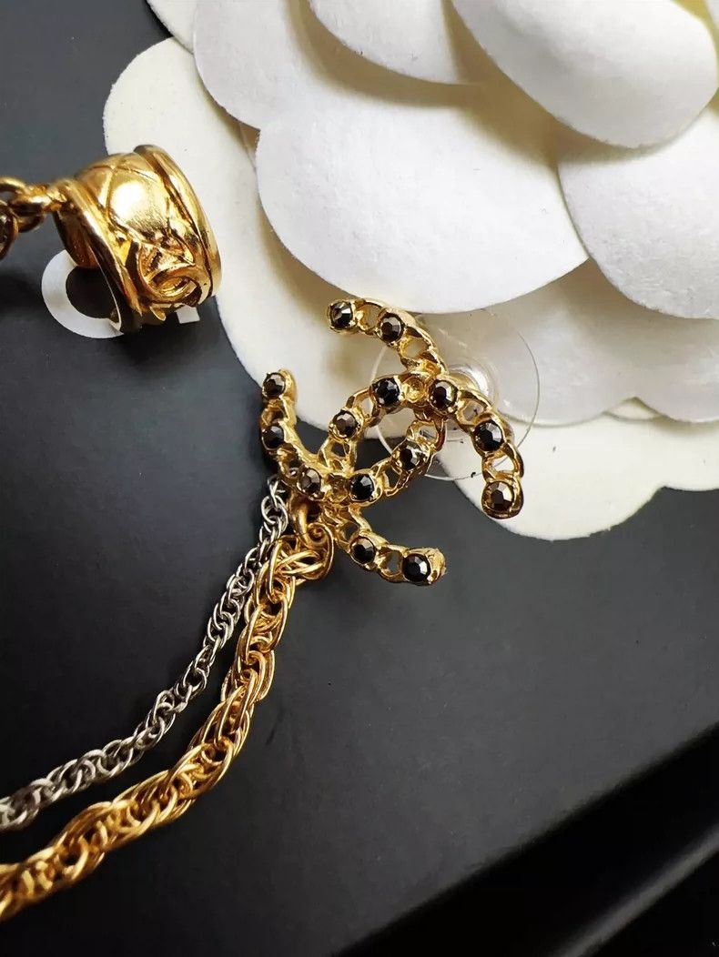 Chanel Chanel Earrings with Single Side Design Size ONE SIZE - 5 Thumbnail