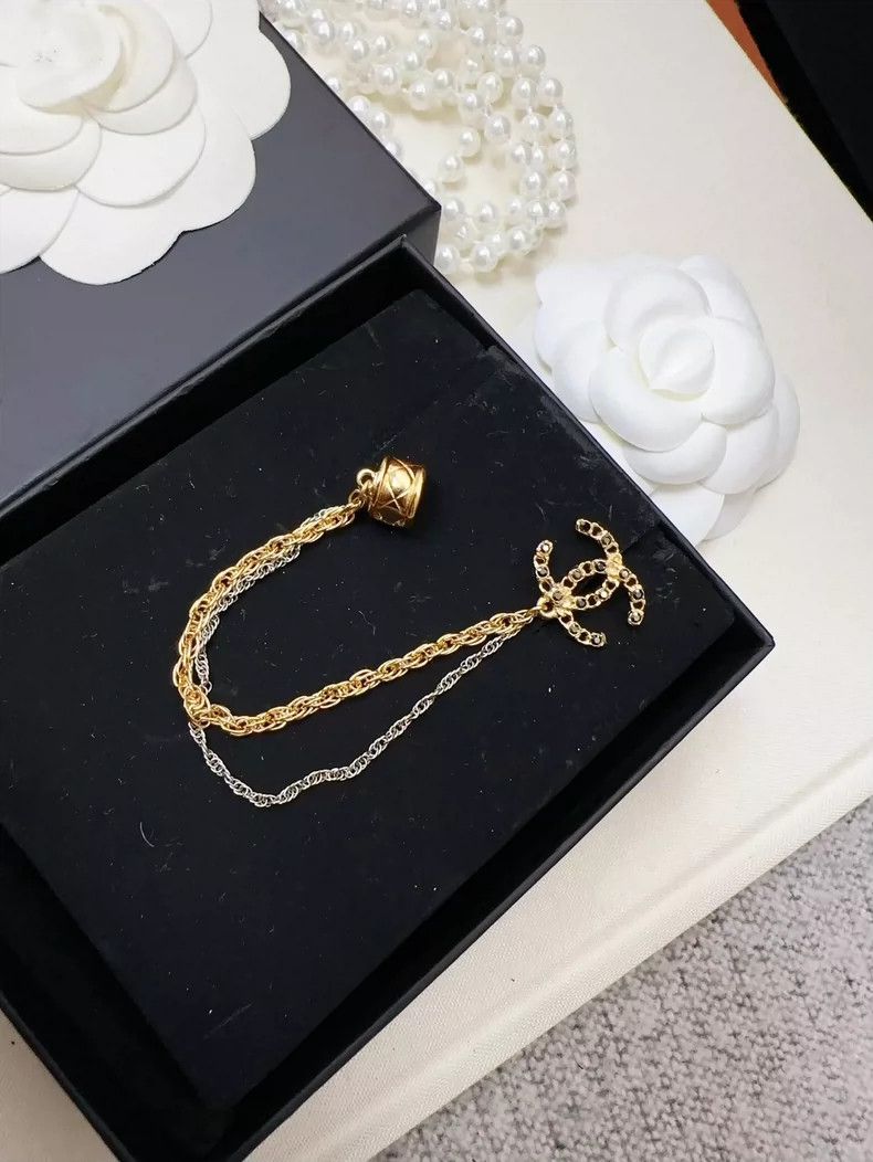Chanel Chanel Earrings with Single Side Design Size ONE SIZE - 3 Thumbnail