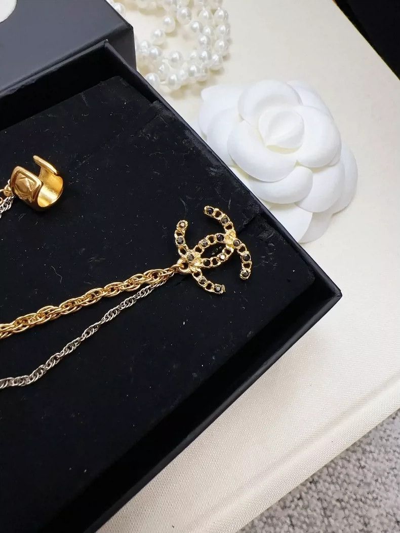 Chanel Chanel Earrings with Single Side Design Size ONE SIZE - 2 Thumbnail