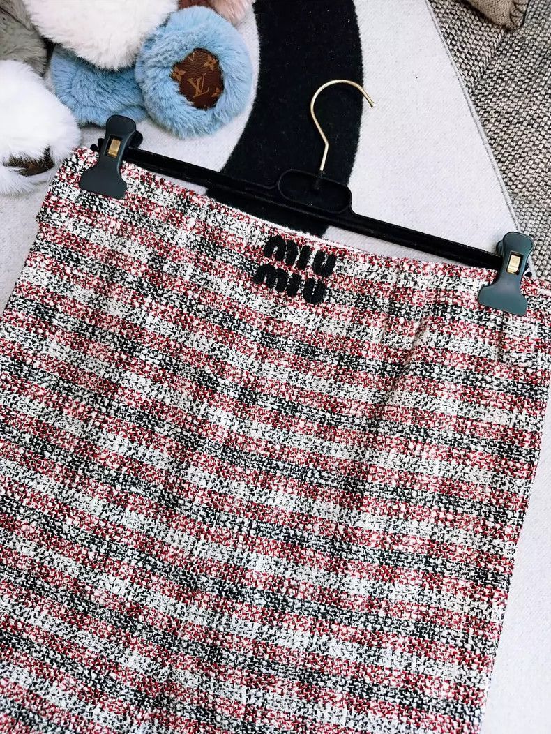 Prada Miu Miu Red Tweed Skirt Size 38 Size 38" / US 16 / IT 52 - 4 Thumbnail