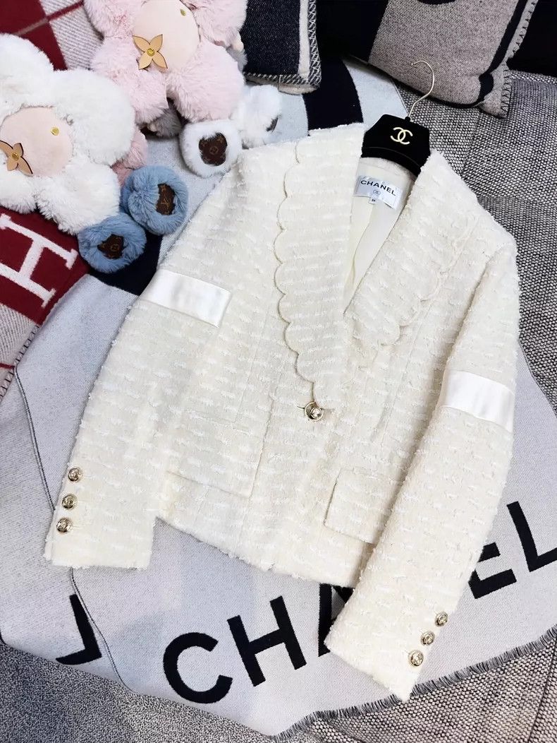 Chanel Chanel White Collar Soft Wool Jacket Size XS / US 0-2 / IT 36-38 - 7 Thumbnail