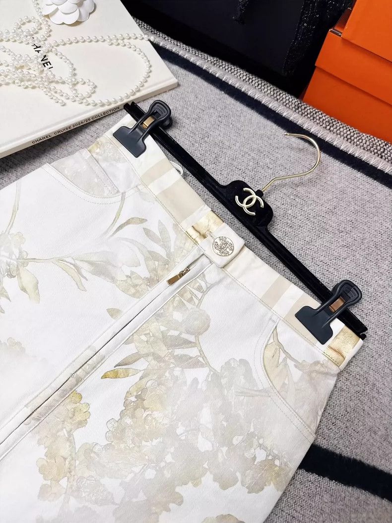 Chanel Chanel White Gold Olive Branch Skirt Size 36" / US 14 / IT 50 - 4 Thumbnail