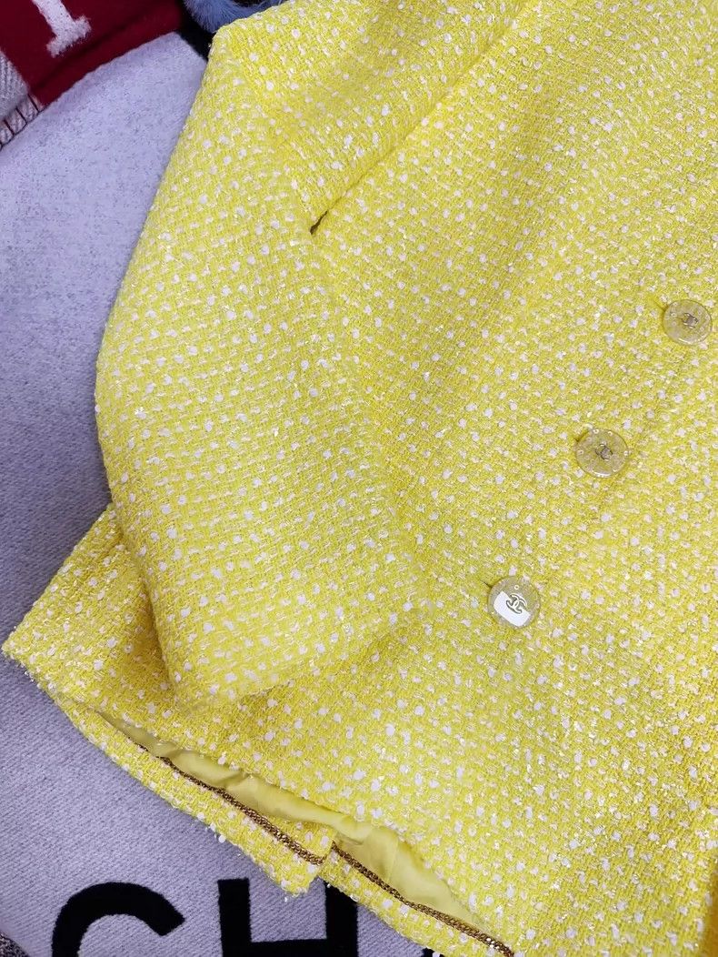 Chanel Chanel Yellow and White Knit Jacket Size S / US 4 / IT 40 - 5 Thumbnail