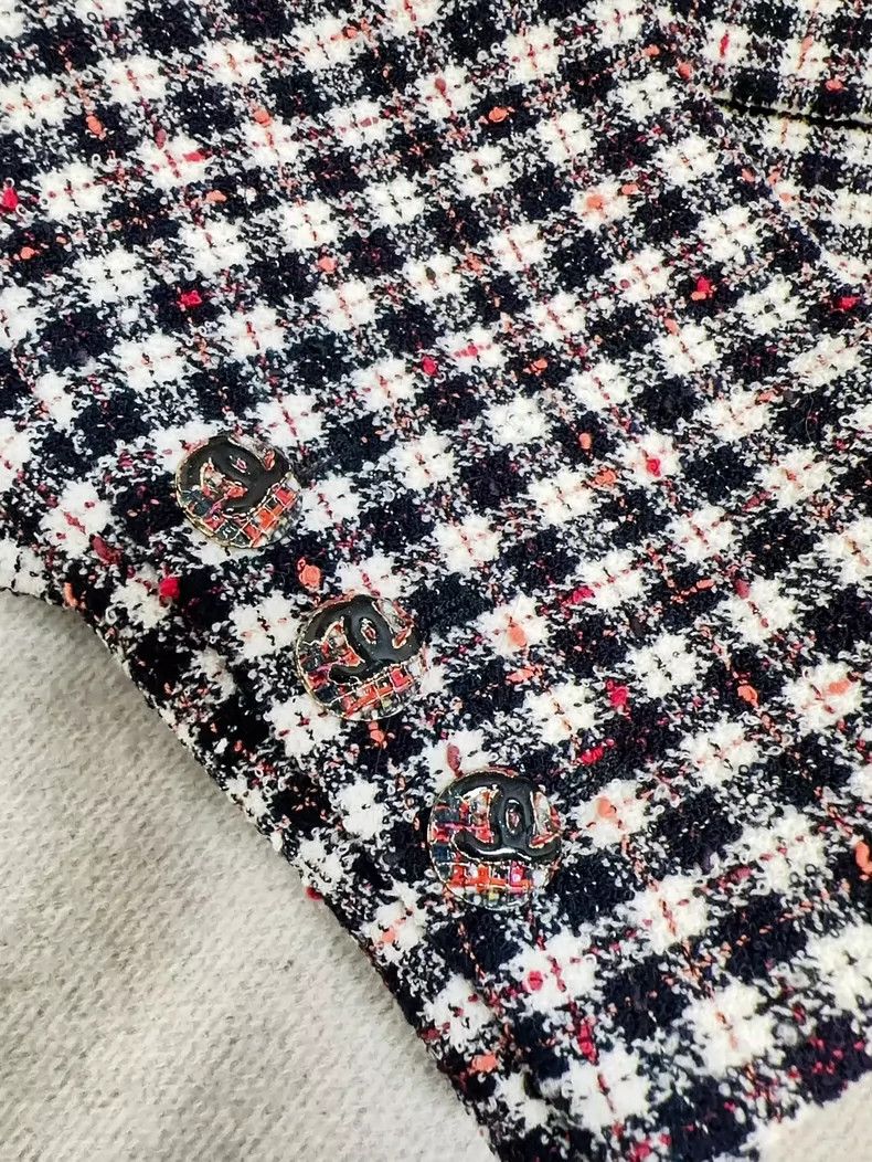 Chanel Chanel Hooded Checkered Short Jacket Size S / US 4 / IT 40 - 5 Thumbnail