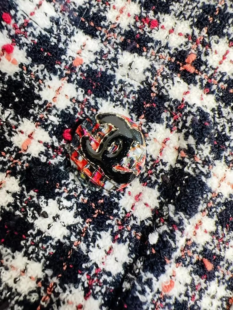 Chanel Chanel Hooded Checkered Short Jacket Size S / US 4 / IT 40 - 4 Thumbnail