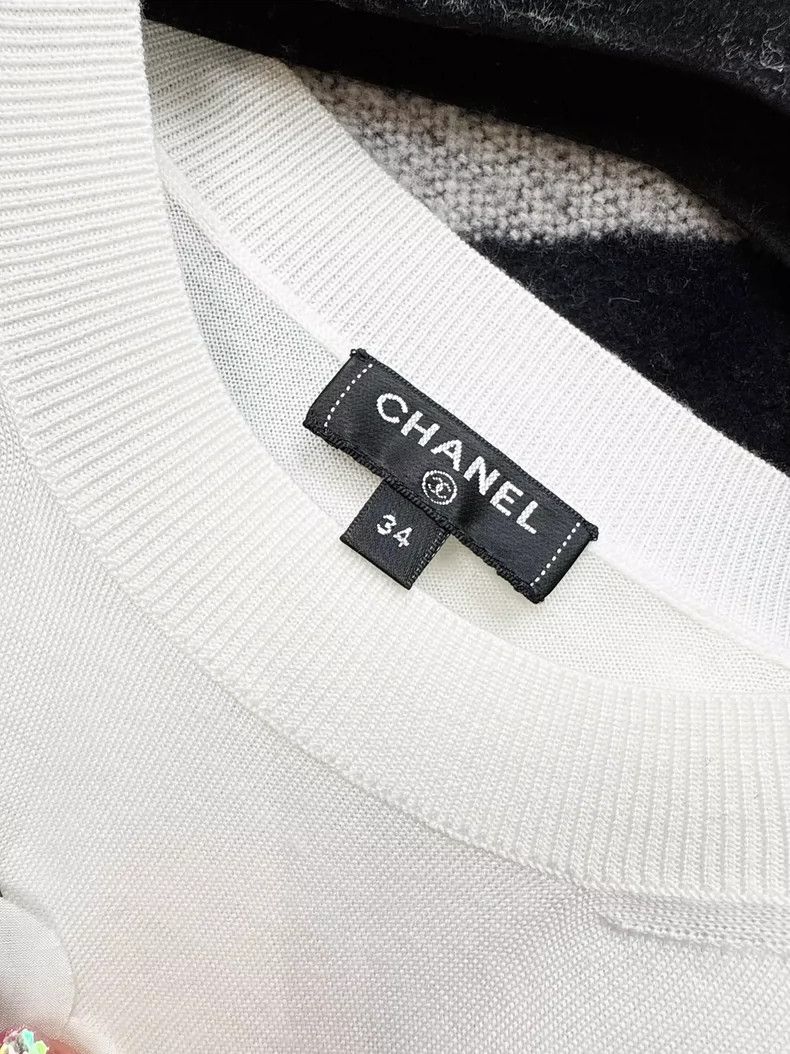Chanel Chanel White Camellia Knit Top Size XS / US 0-2 / IT 36-38 - 7 Thumbnail